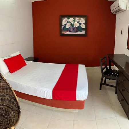 Hotel Aventura Мерида Екстериор снимка