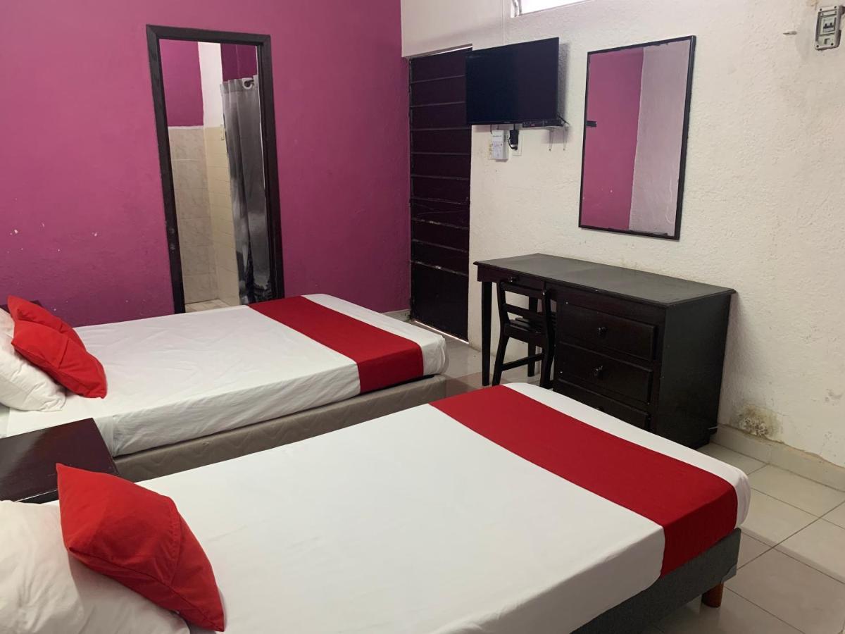 Hotel Aventura Мерида Екстериор снимка