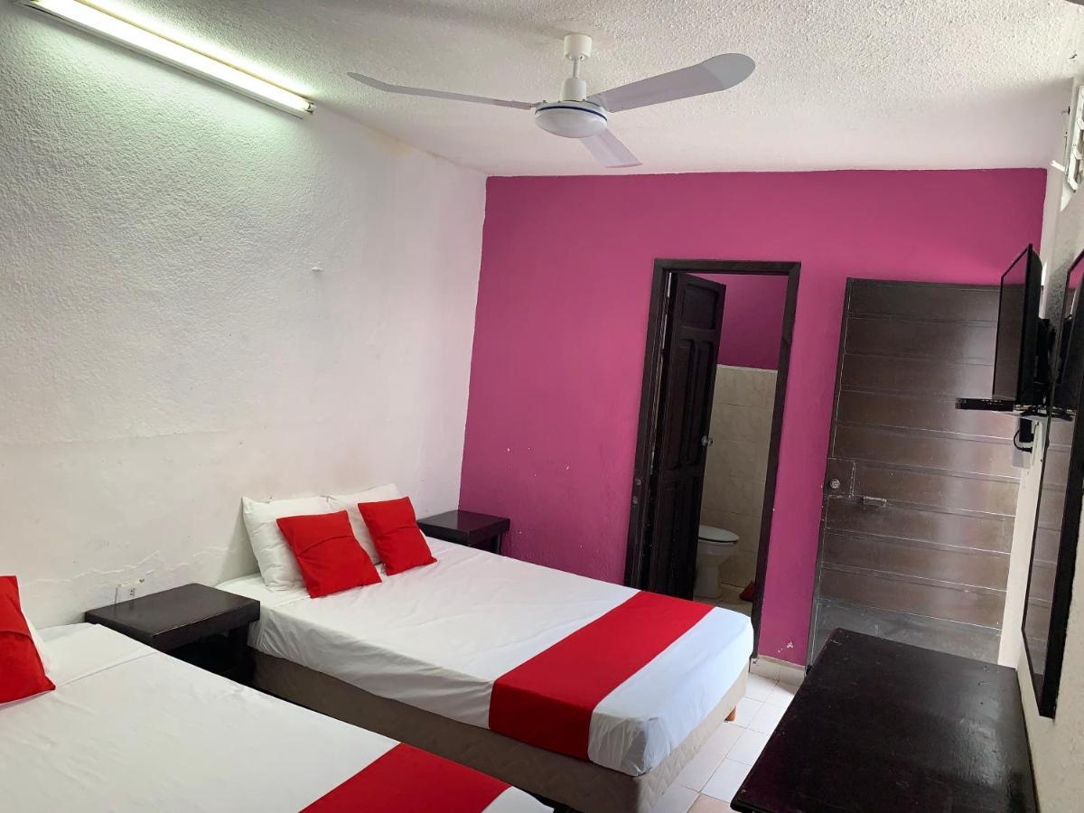Hotel Aventura Мерида Екстериор снимка