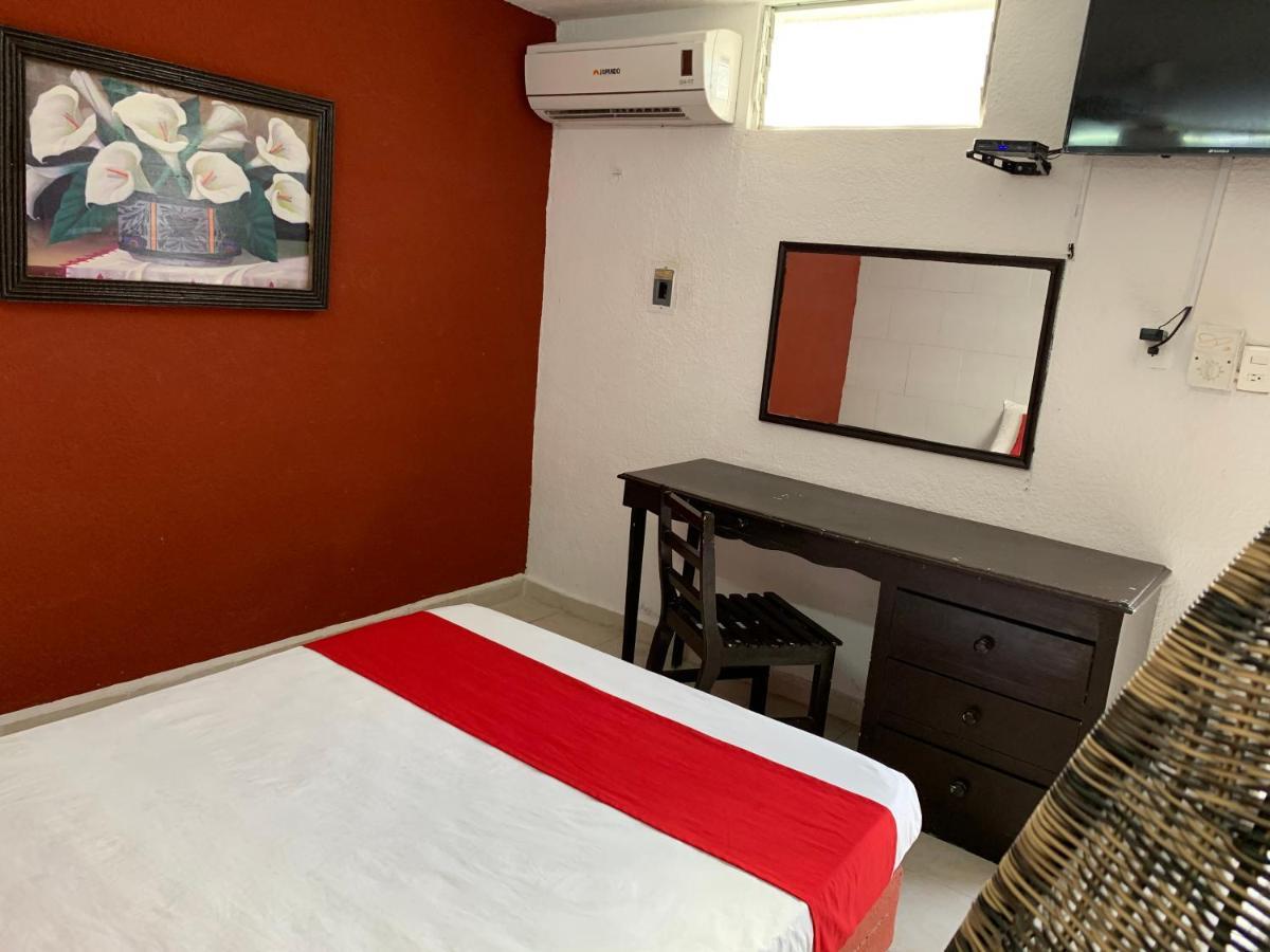 Hotel Aventura Мерида Екстериор снимка