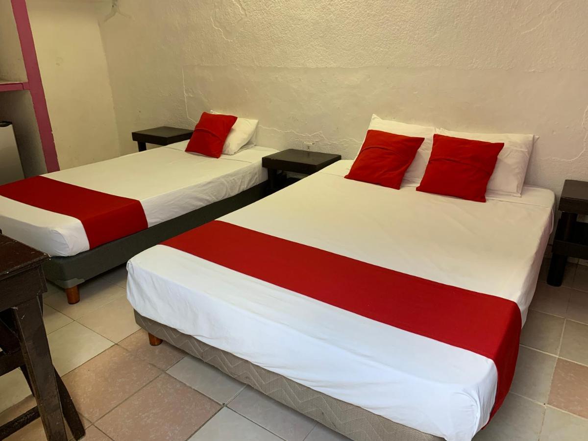 Hotel Aventura Мерида Екстериор снимка