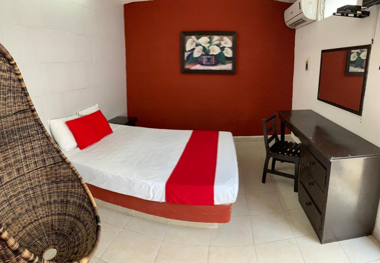 Hotel Aventura Мерида Екстериор снимка