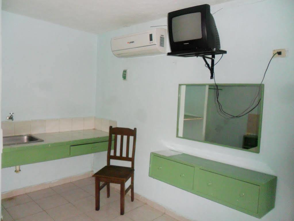 Hotel Aventura Мерида Екстериор снимка